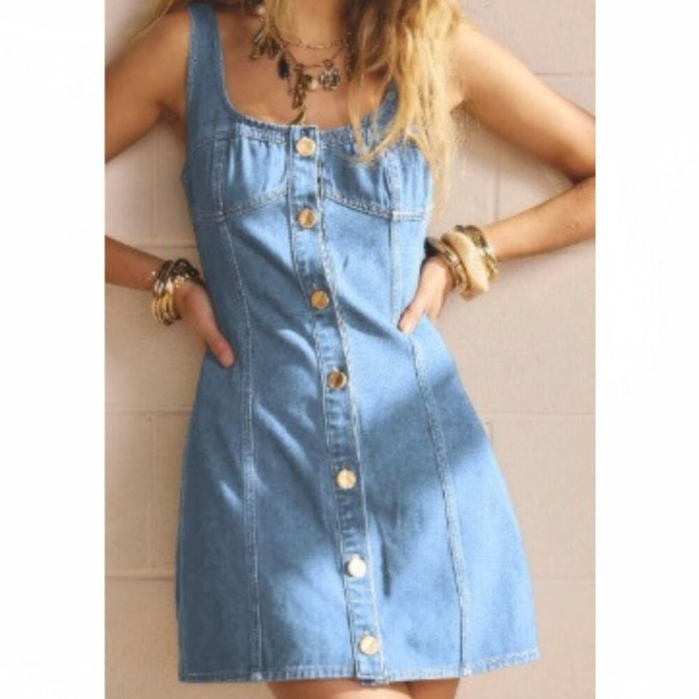 Nwt Blue Light Wash Denim Mini Dress size Medium